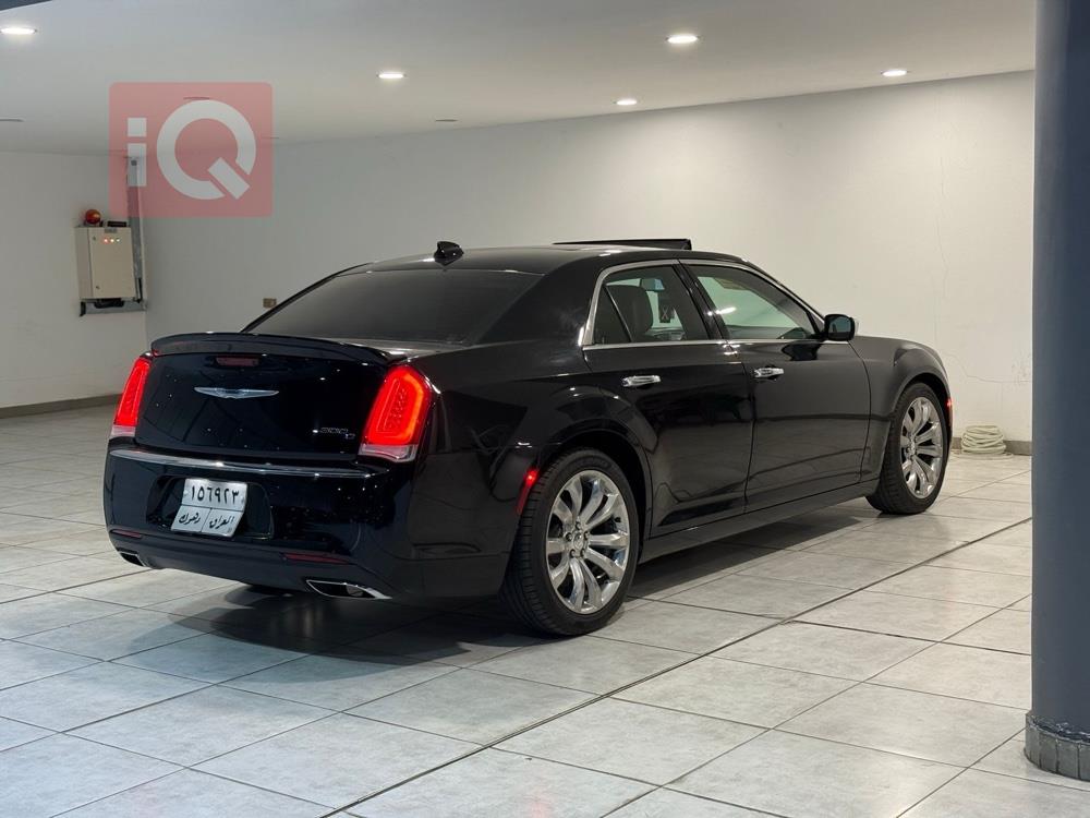 کرایسلەر 300